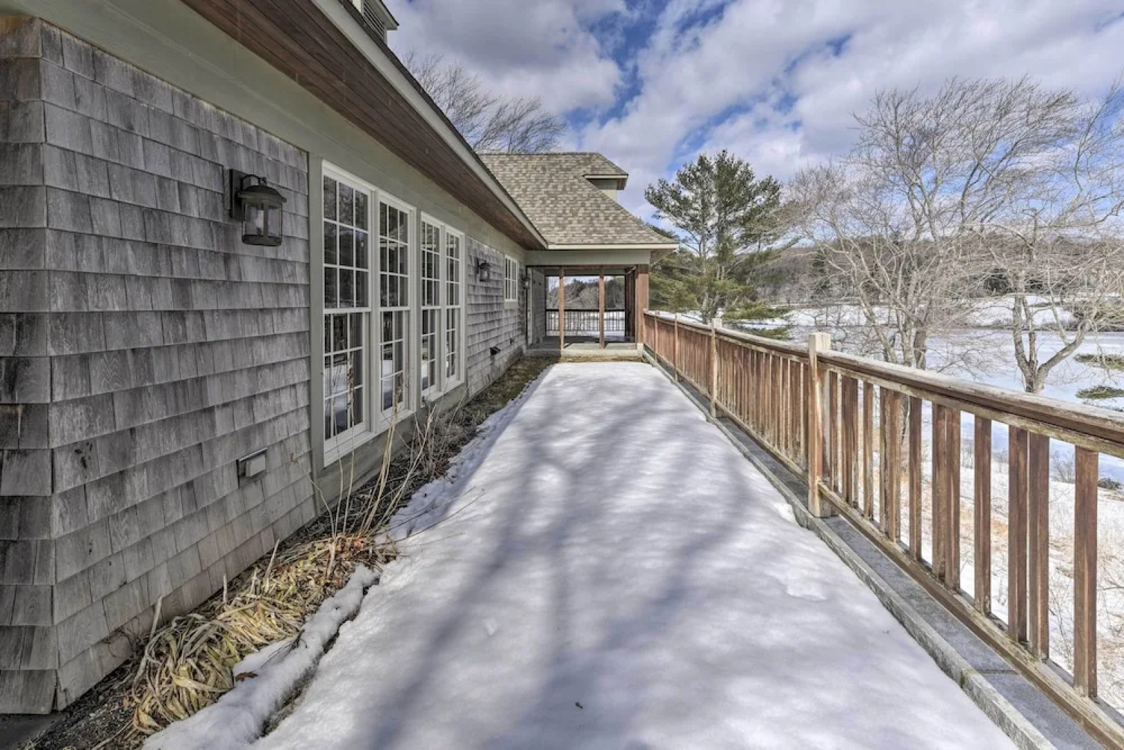 Waterfront Ipswich Escape: 2 Miles to Crane Beach!