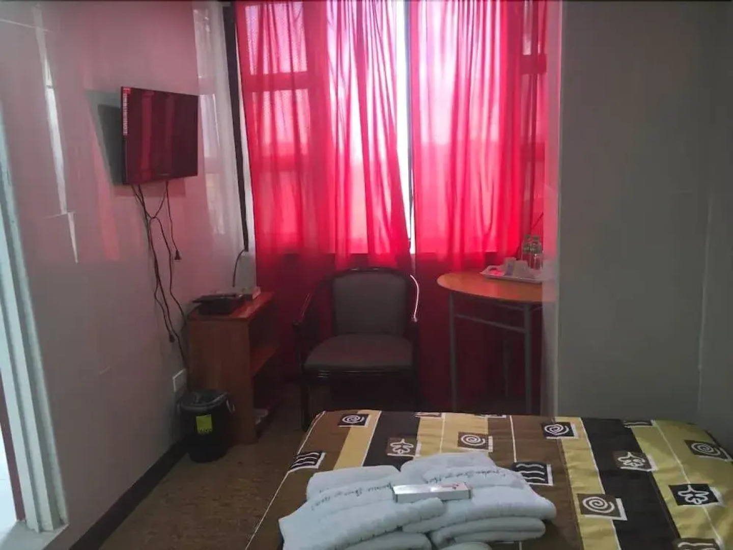 RK's Garden Breeze Hotel & Restaurant