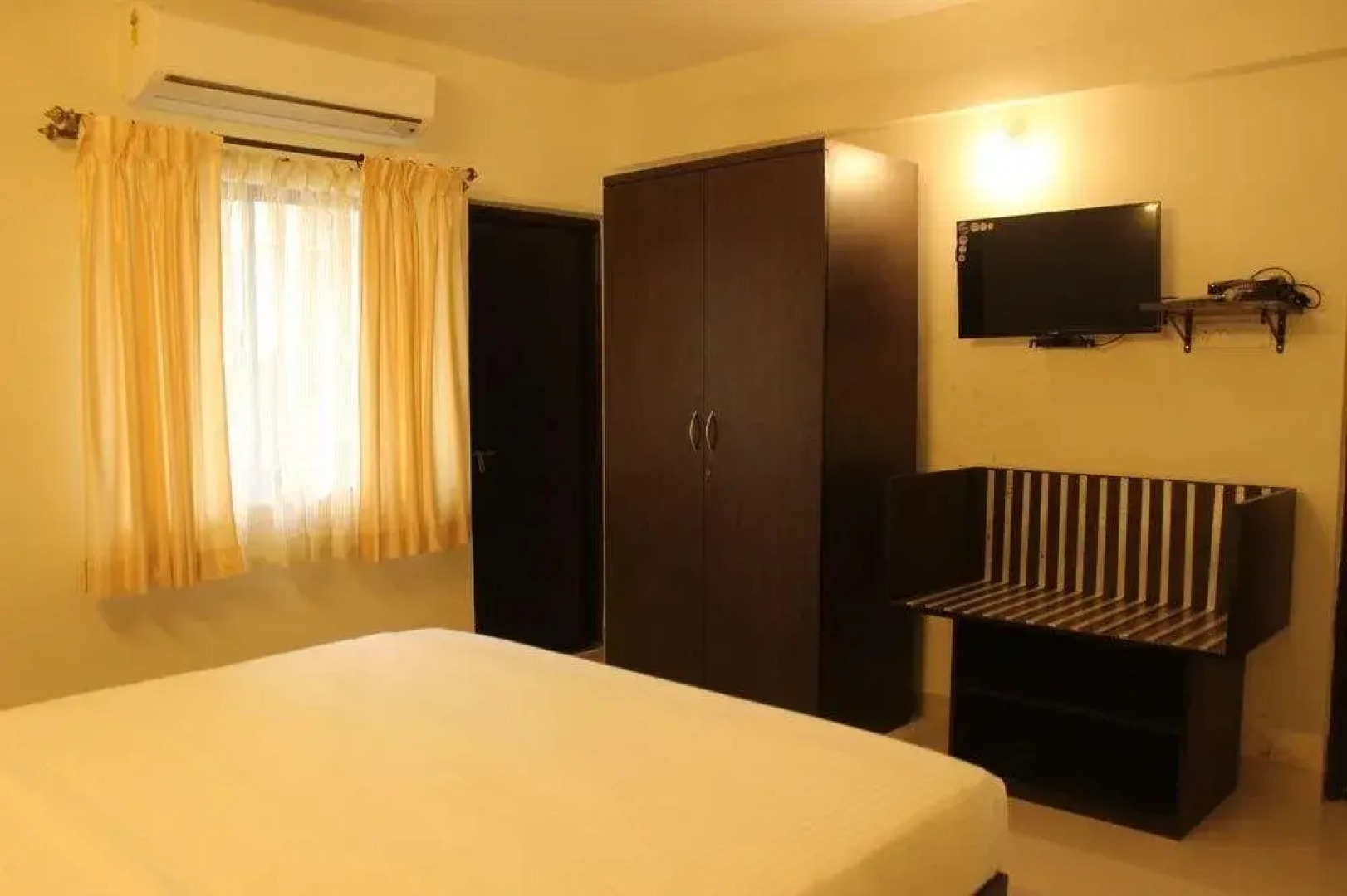 Sun N Sand Apartments