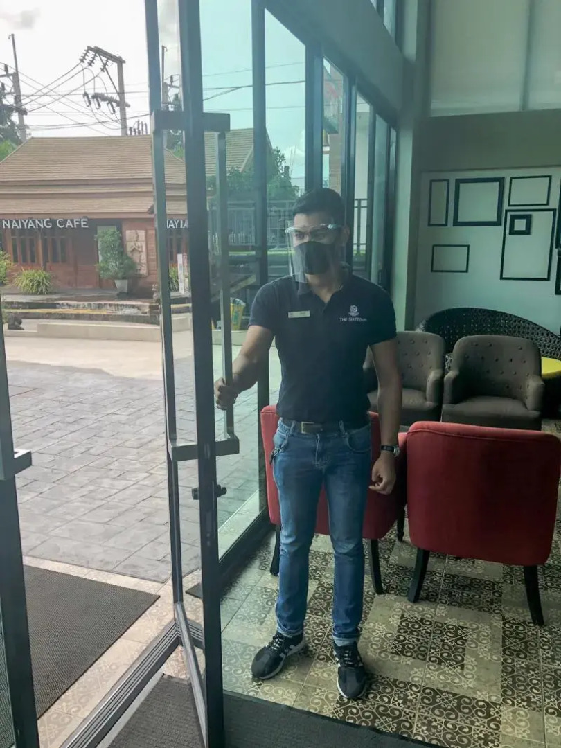 The Sixteenth Naiyang Beach Hotel