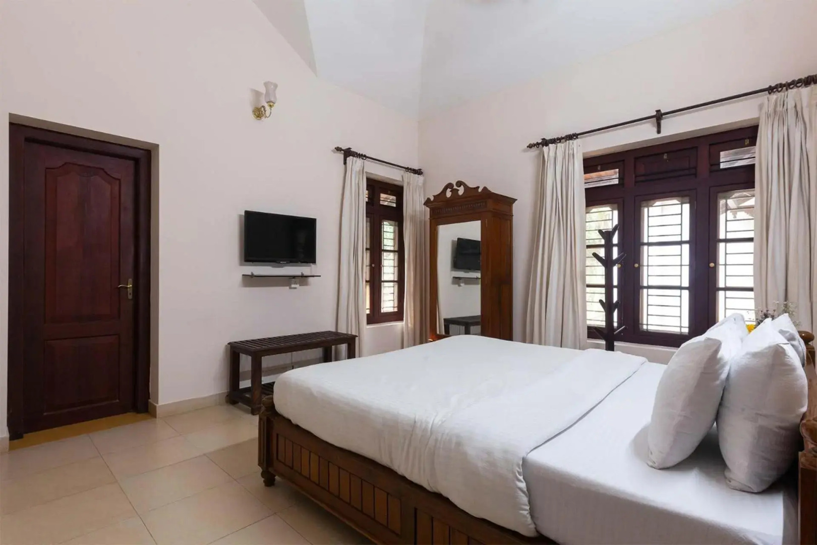 StayVista at Crystal Homestay