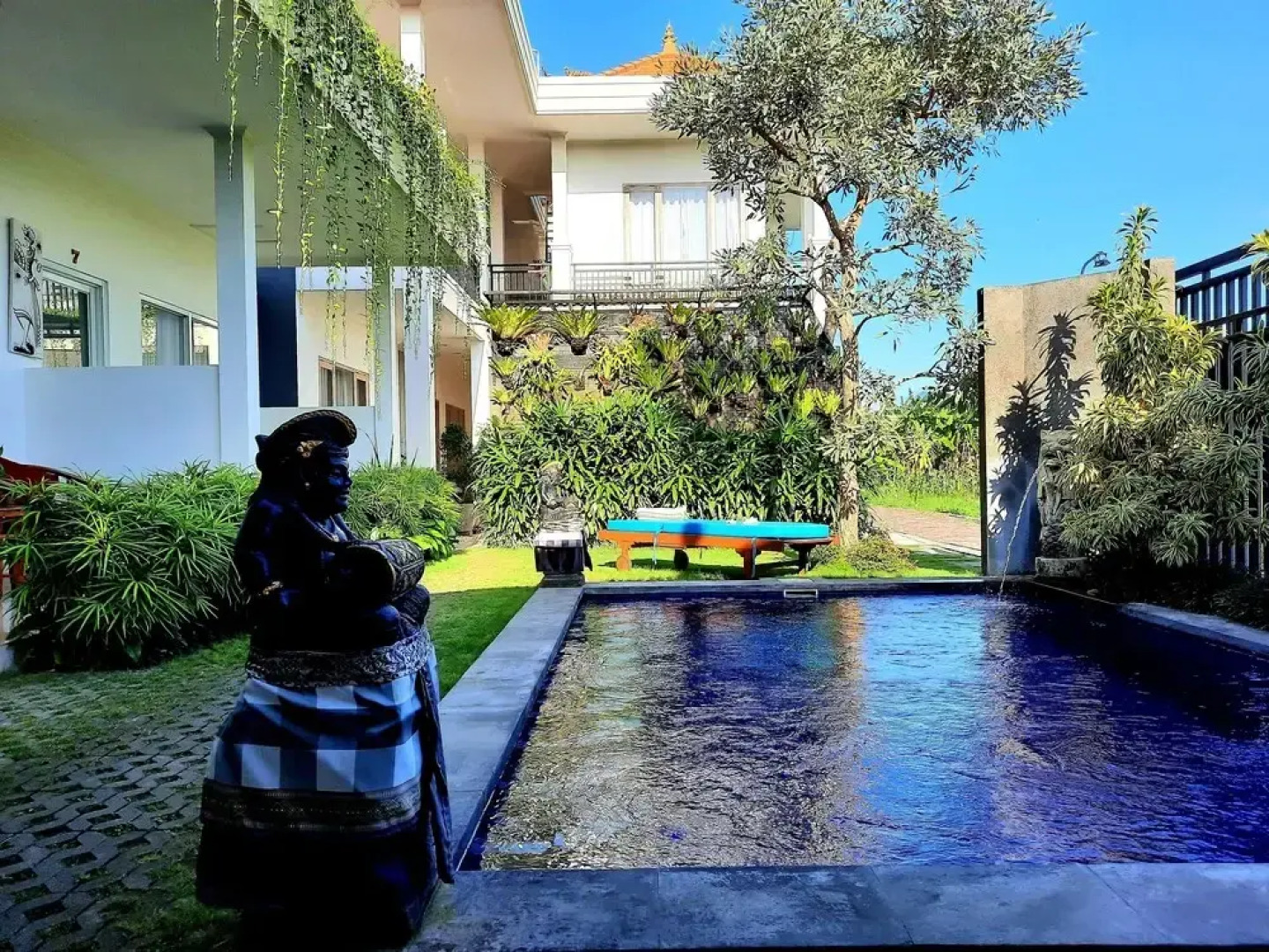 Mesare Guest House by Dwaraloka