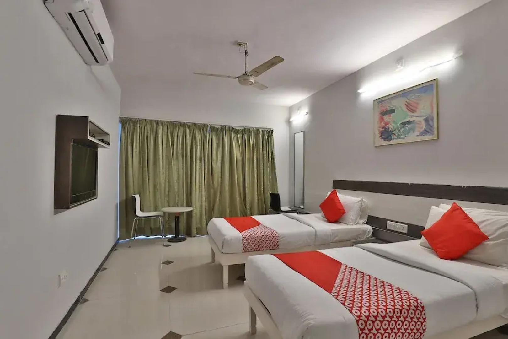 OYO 27796 Hotel Jubilee