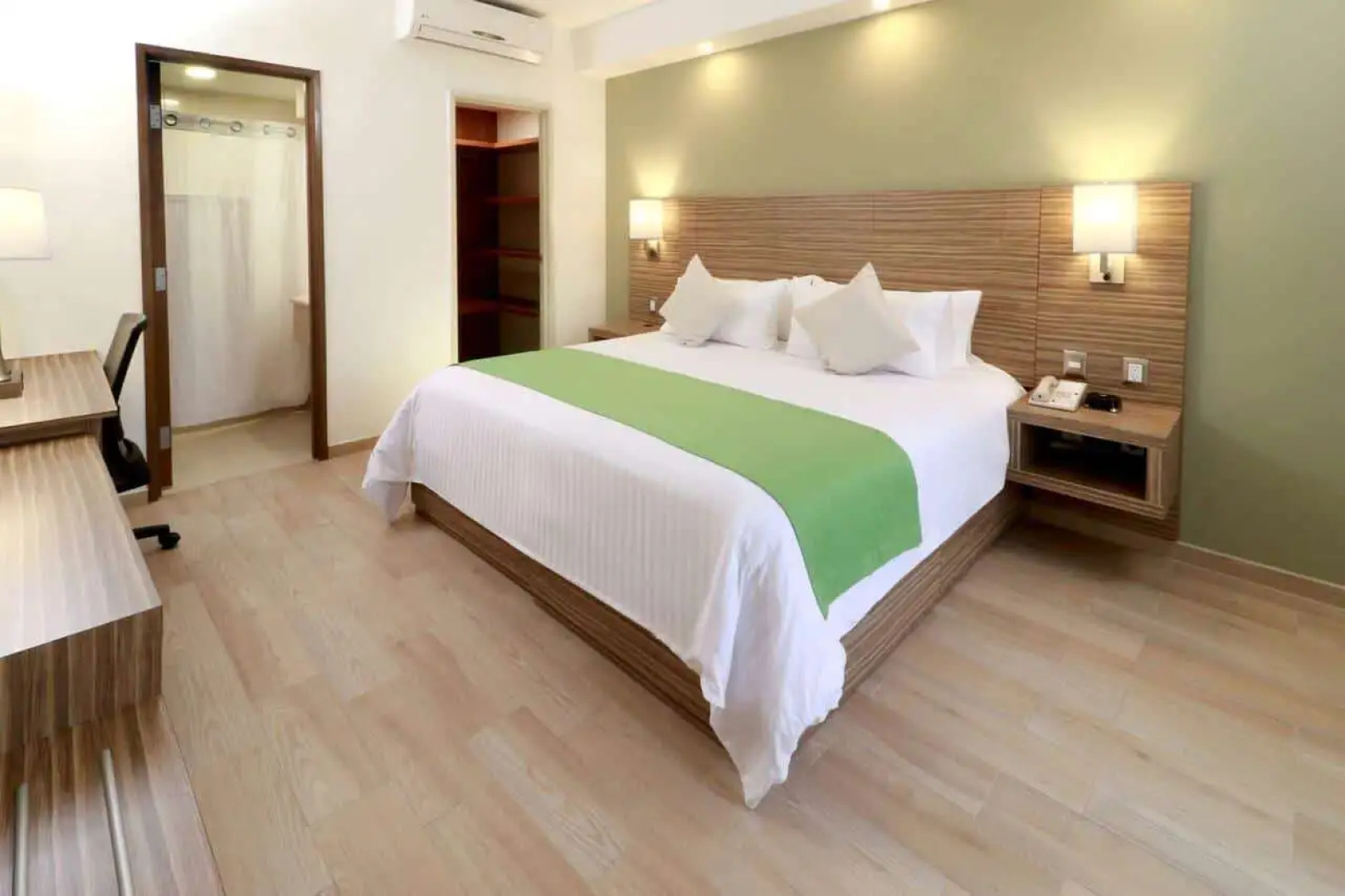 Wyndham Garden Valle Real