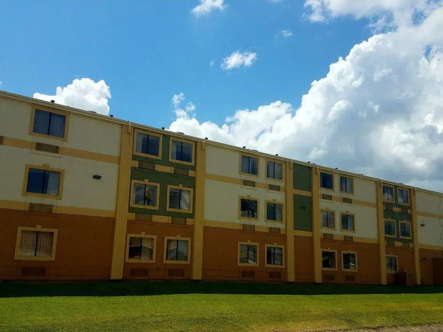 SureStay by Best Western Groves