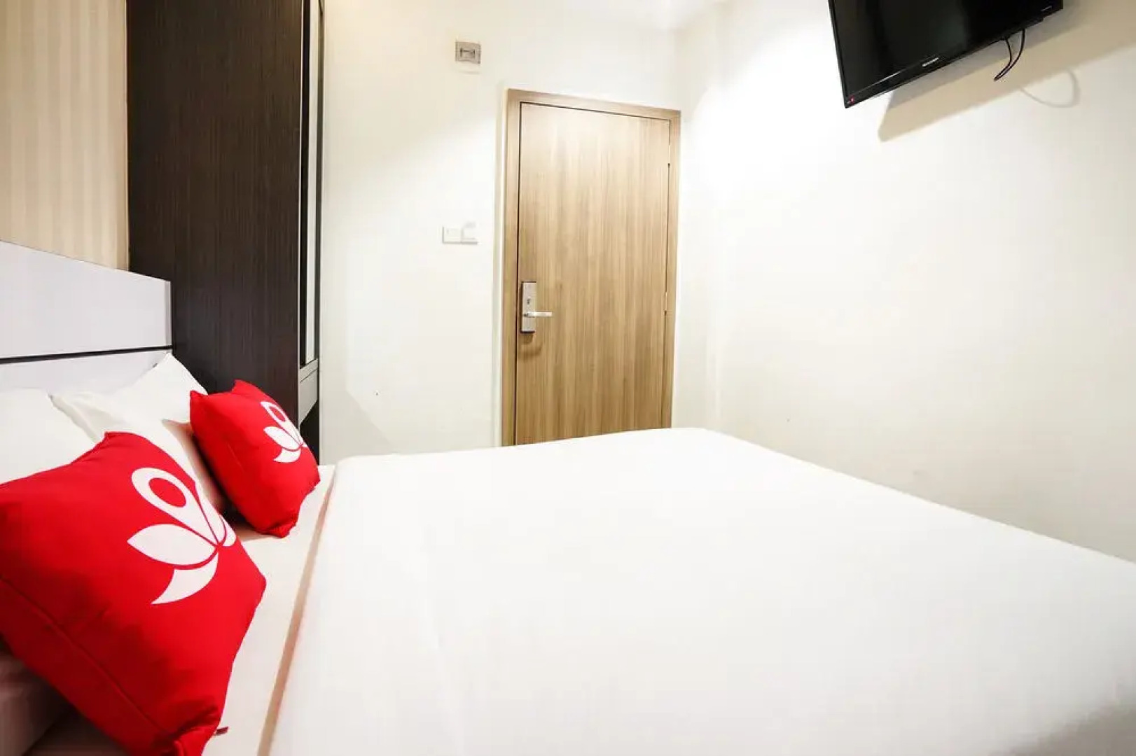 ZEN Rooms Near Mitra Raya