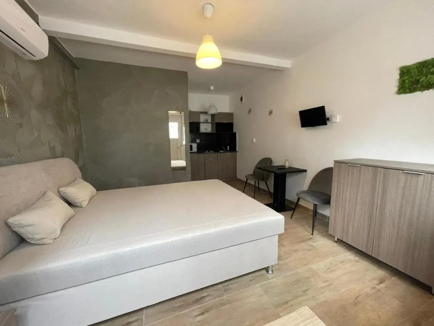 Smeraldo Kastely Szallo