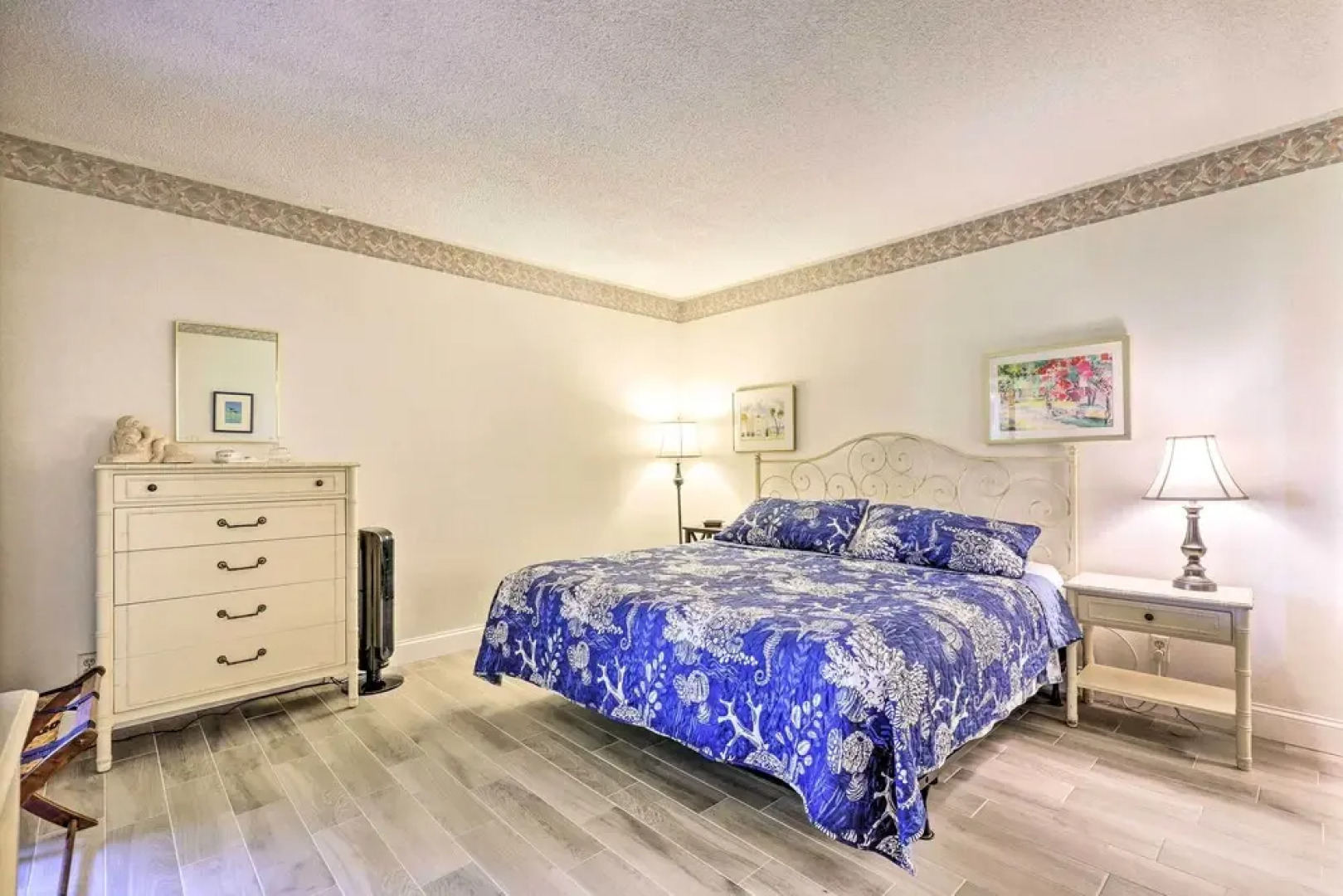 Large Tampa-area Condo - 15 Mi Clearwater Beach!