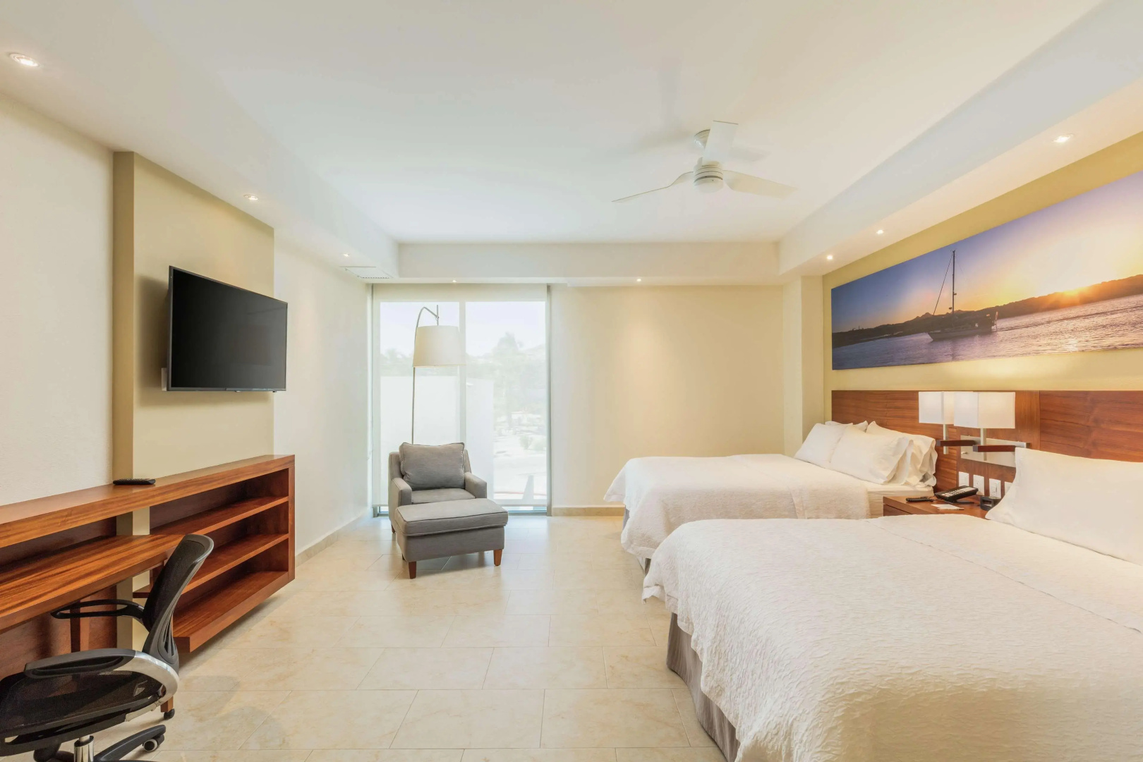 Hampton Inn & Suites by Hilton Los Cabos