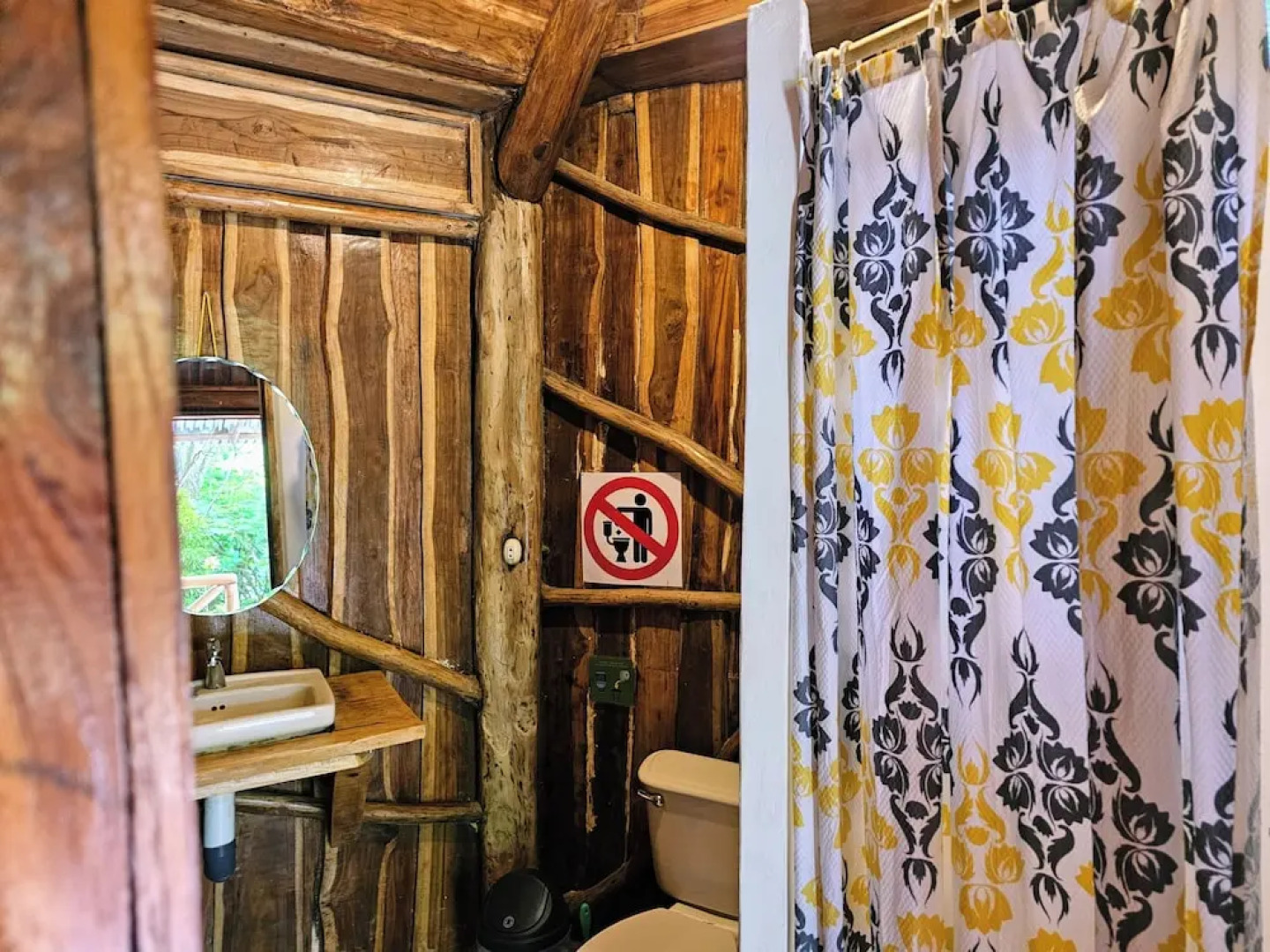 Don Jons Lodge -Surf & Yoga