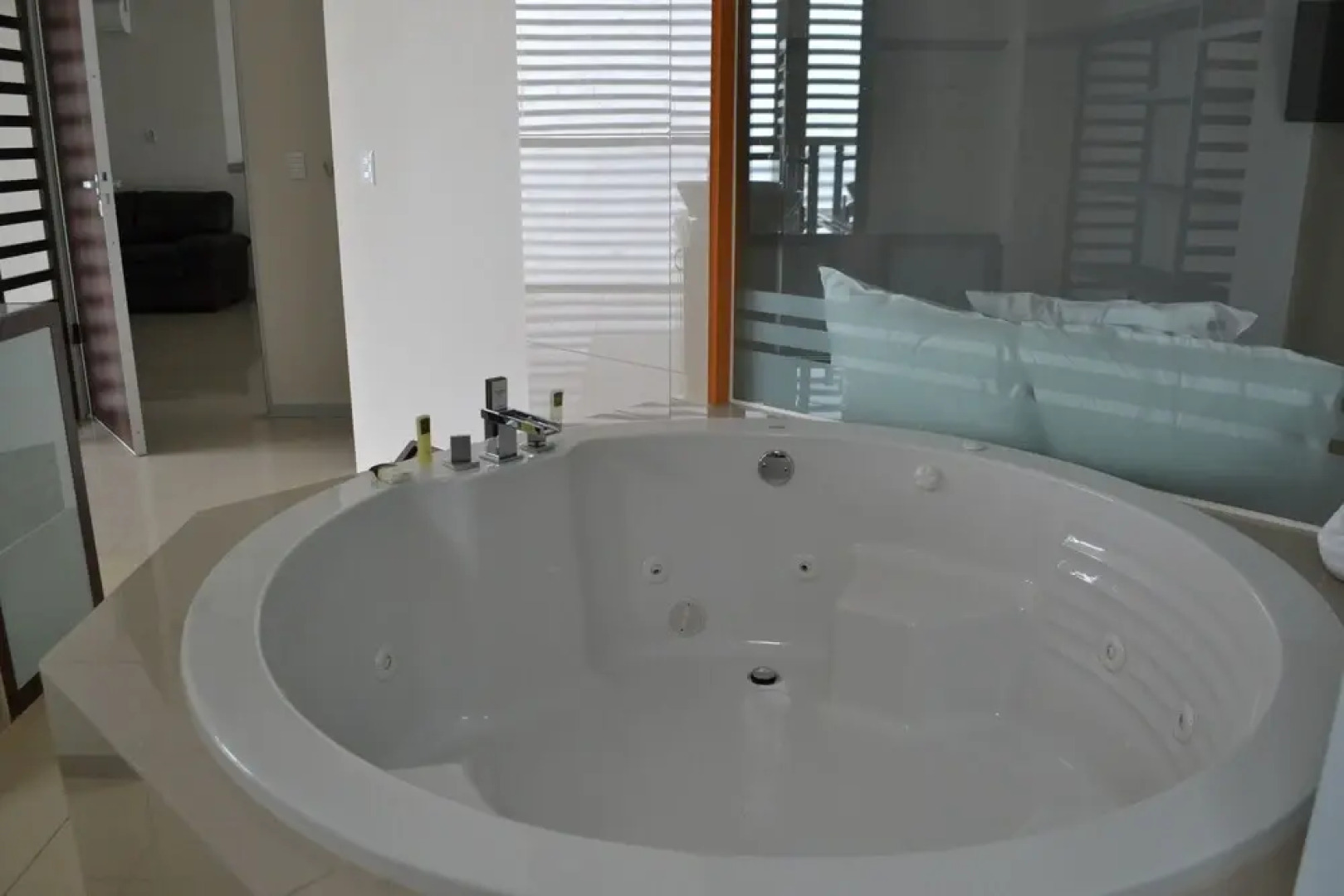 Quetzalcoatl Hotel & Suites Deluxe