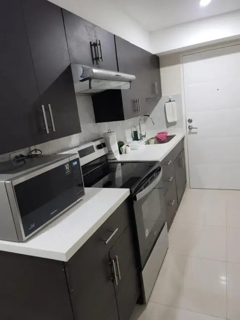 R & V Beach Front Vacation Home