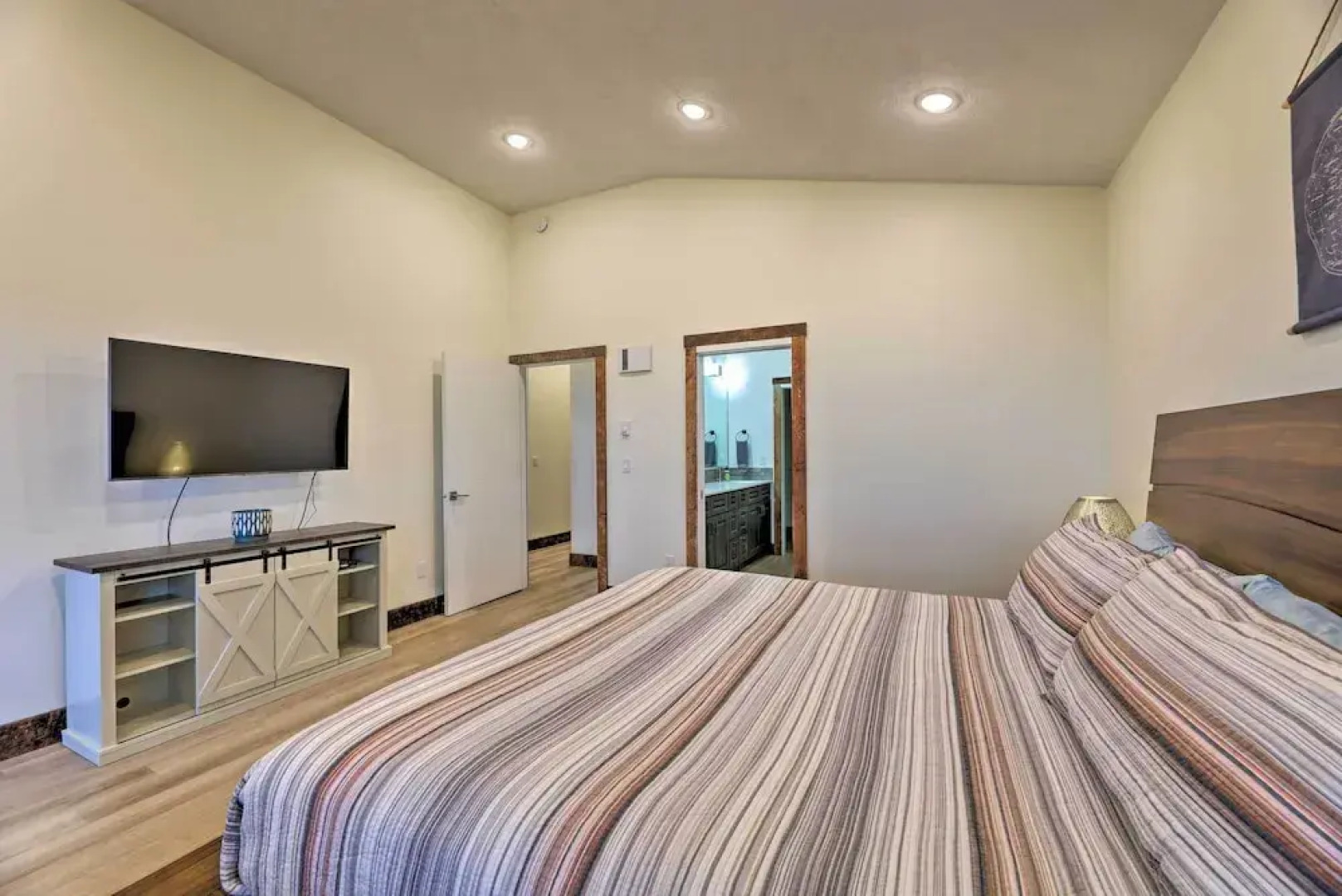 Sanderling Sea Cottages, Unit 5 w/ Ocean Views!