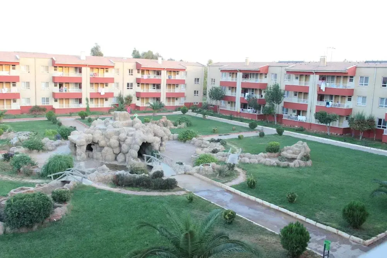 Karaali Kpalicalari Ve Otel Tesisleri