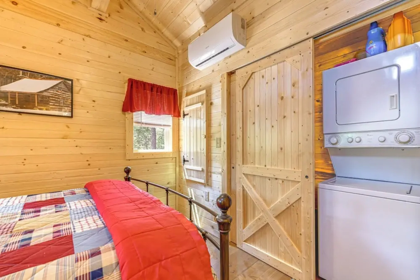 11 Mi to Smoky Mtns: Dog-friendly Sevierville Home