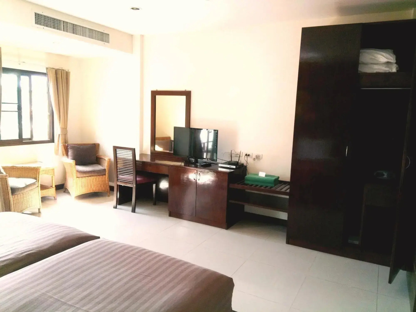 Kamala Beachfront Apartment