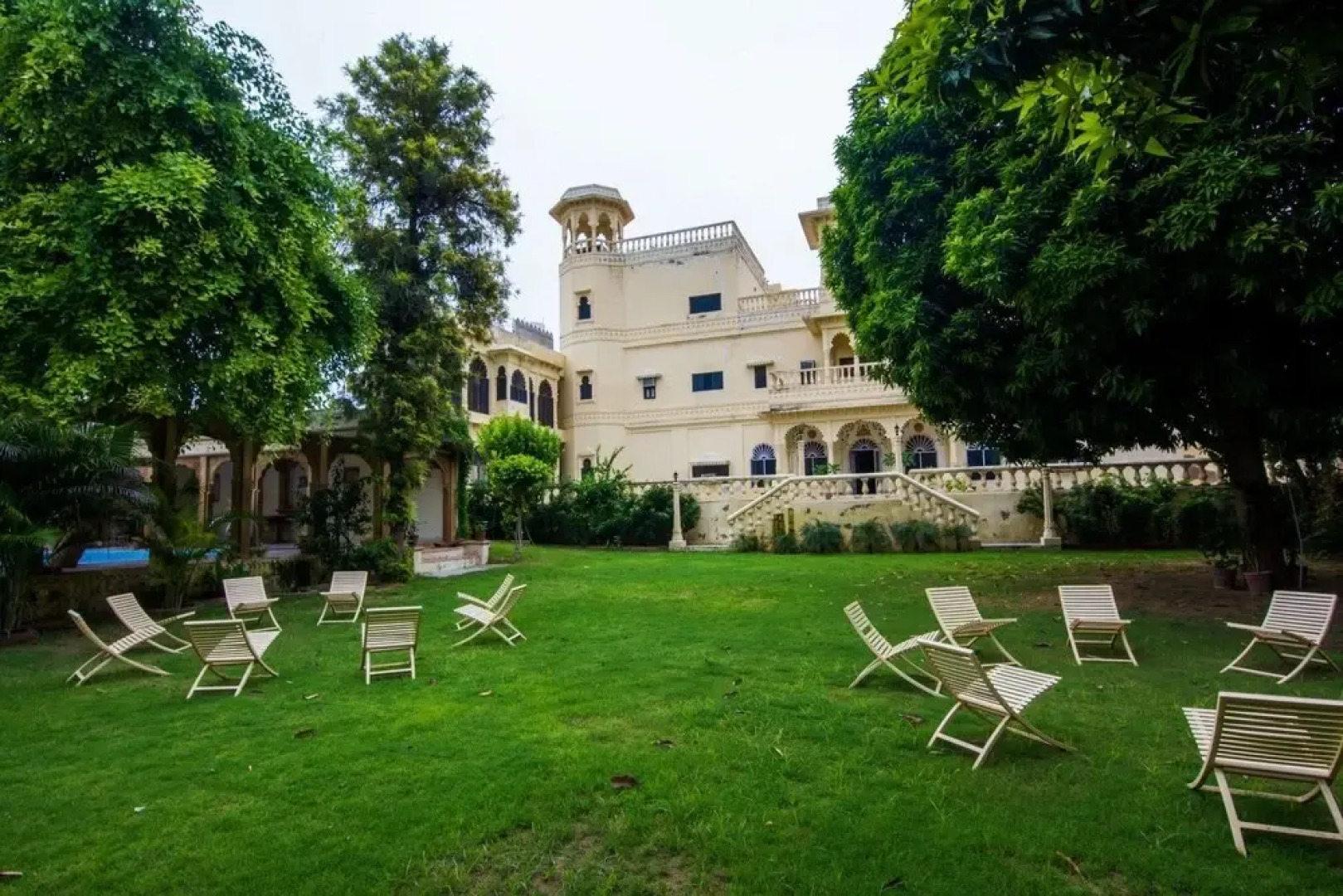 Hotel Jhalamand Garh