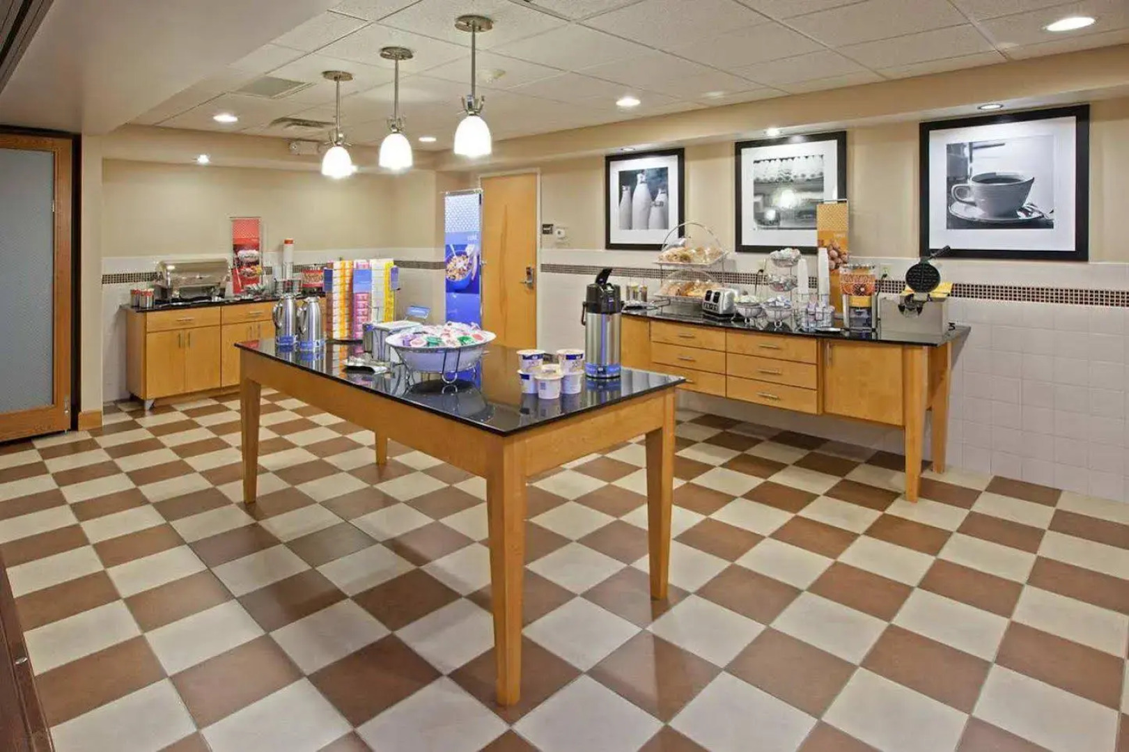 Hampton Inn & Suites Canton