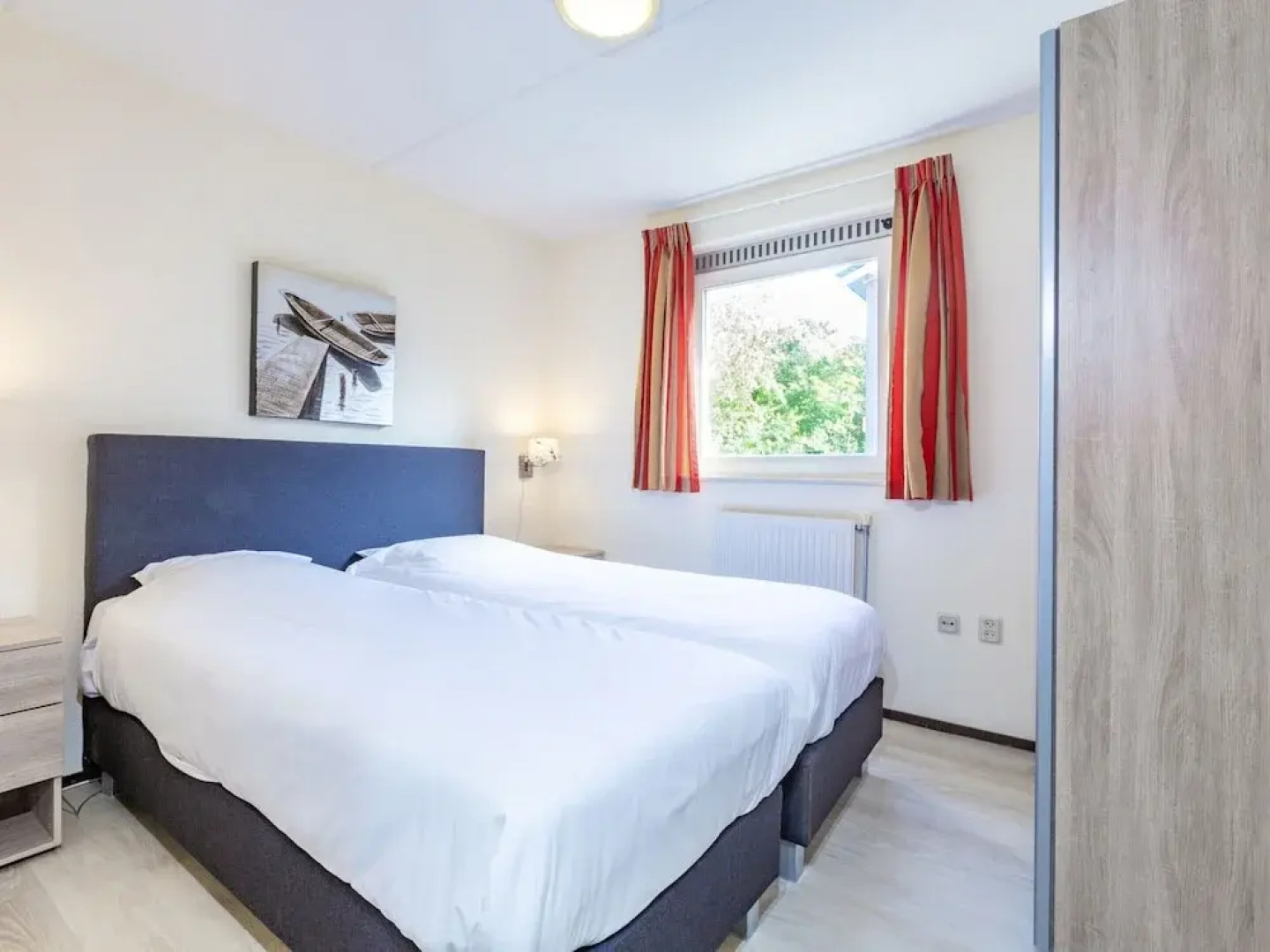 Restyled Holiday Home with 2 Bathrooms near Beach