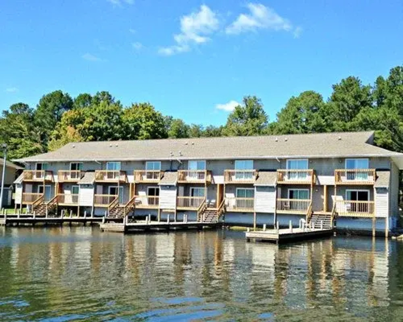 Mariner`s Pointe Resort