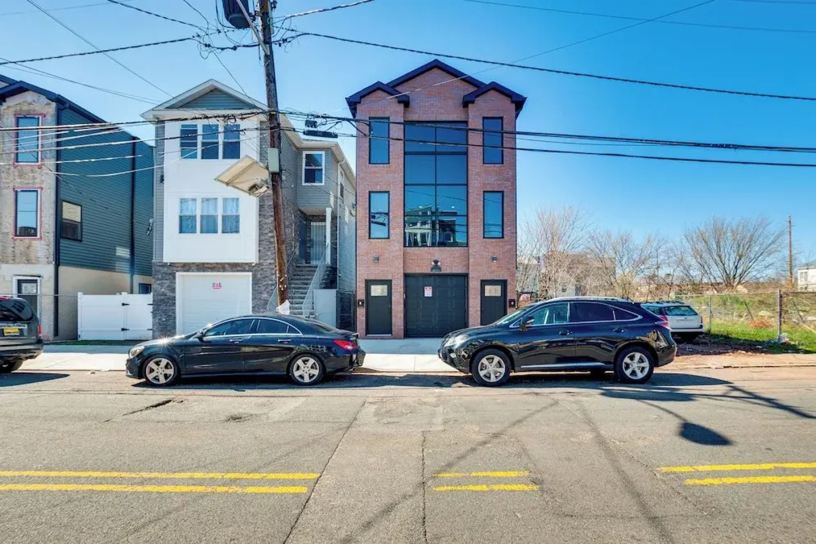 Luxe Newark Retreat w/ Rooftop Deck: Pets Welcome!