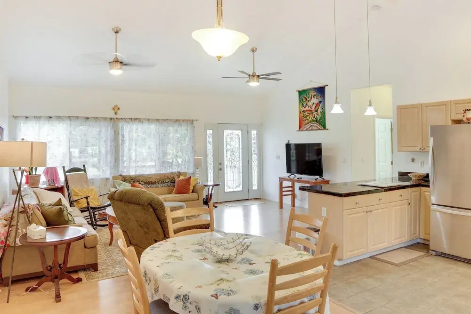 Paradise Park Vacation Rental ~ 4 Mi to Shoreline!