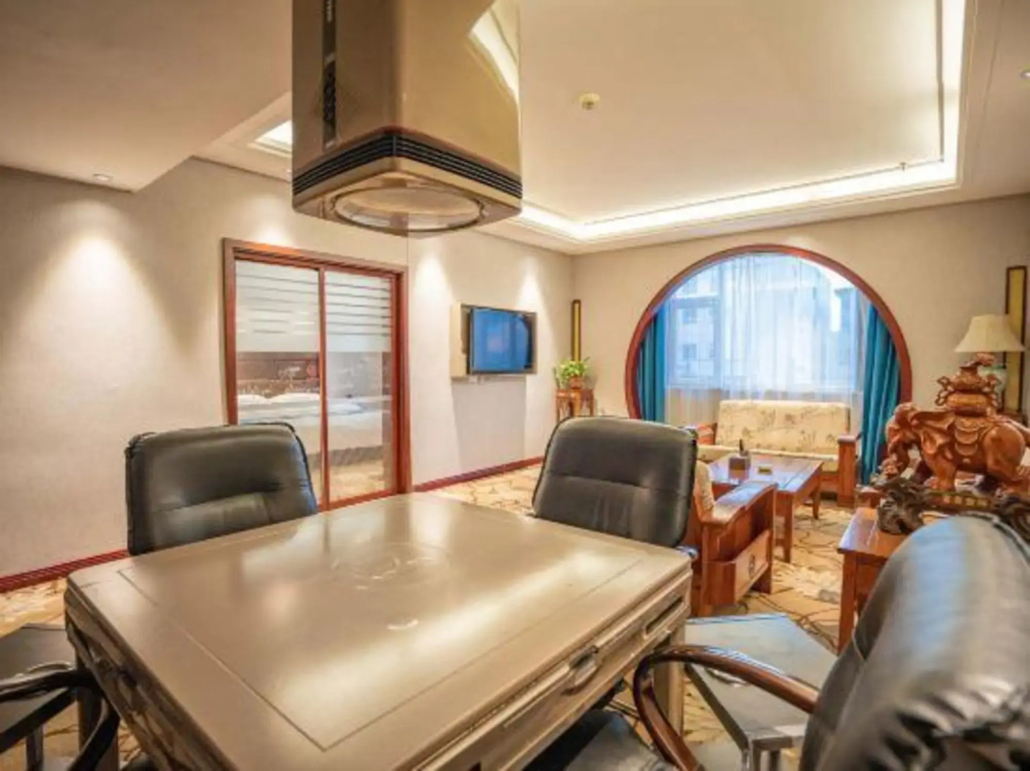 Tangyao Business Hotel