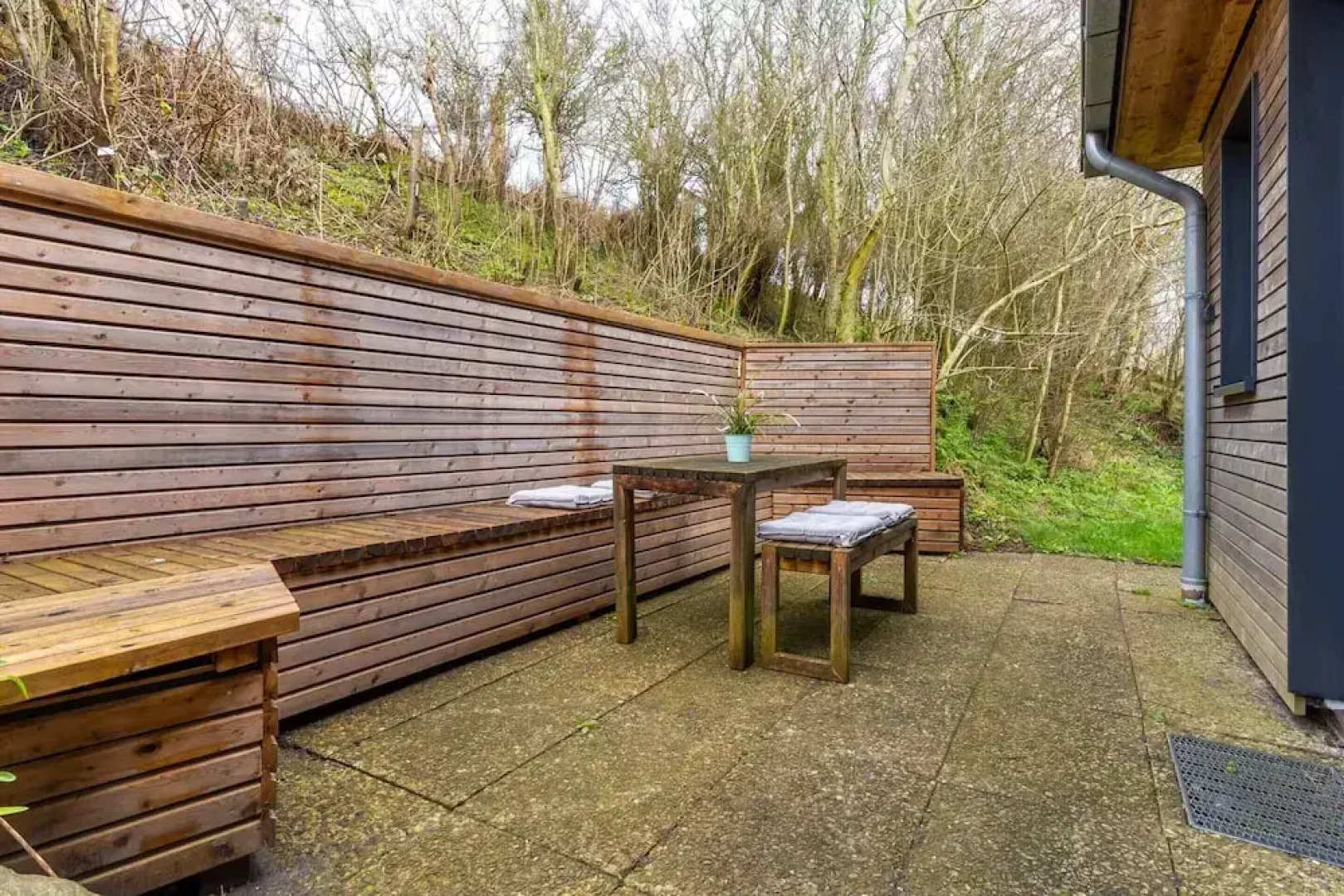 Apartment Near North Sea Dike With Garden