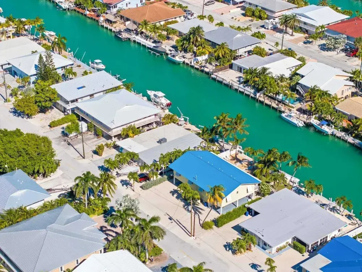 Seabreeze Cove Waterfront Gem 38 Foot Dock Cabana Club