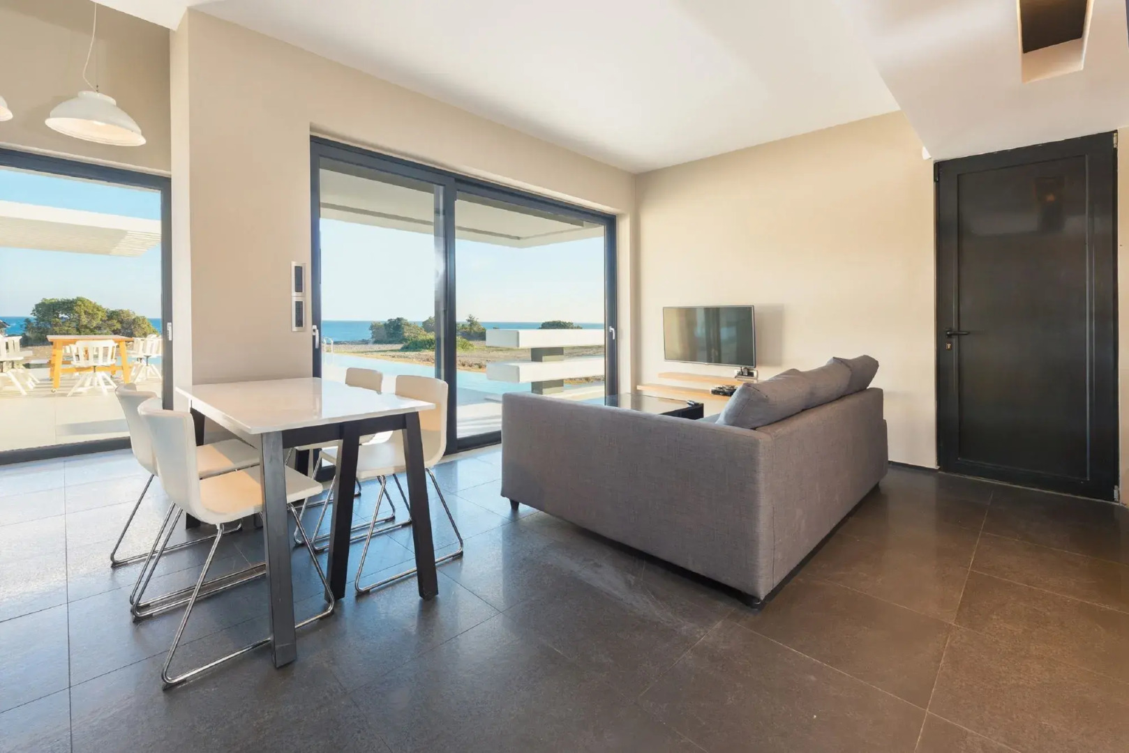 Albatross Beach Front Villas