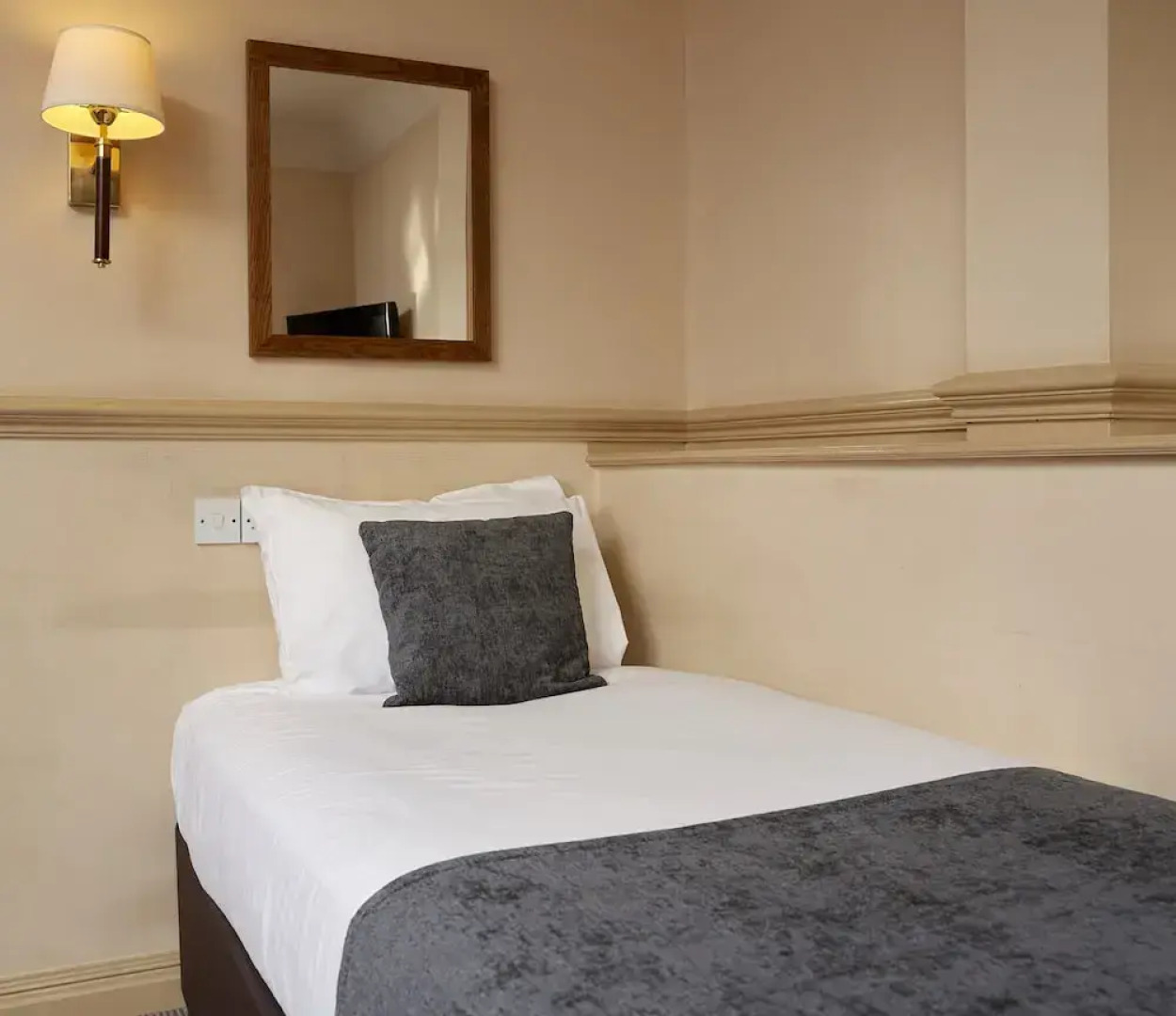 Dog House by Greene King Inns