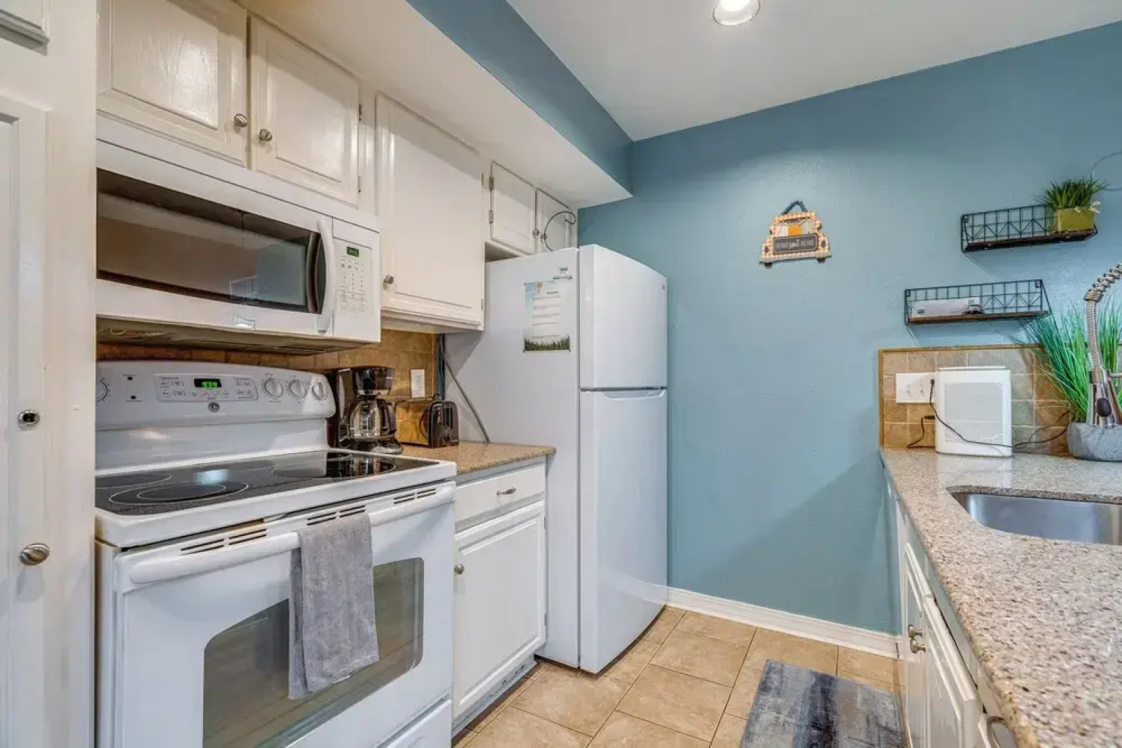 Lago Vista Golf Getaway w/ Decks + Pool Access!