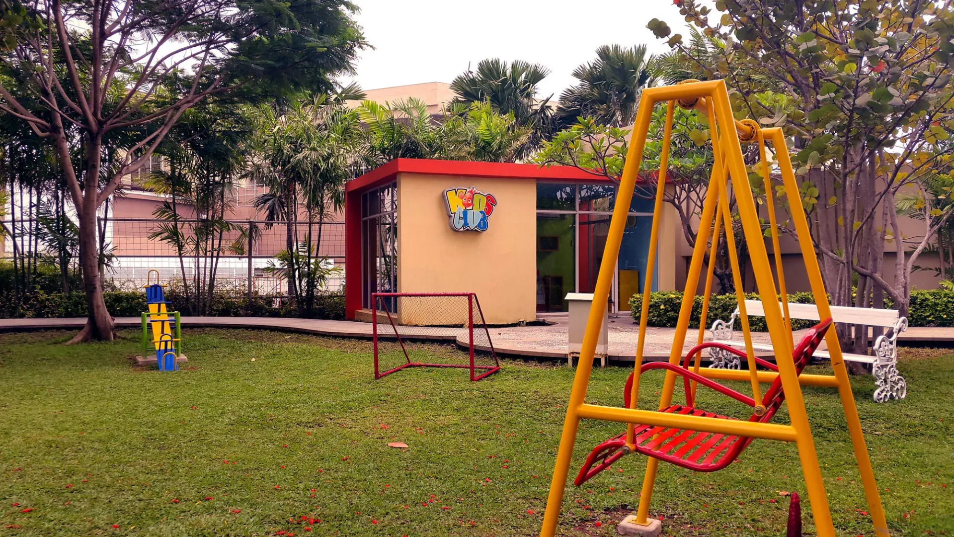 Solo Paragon Hotel & Residences