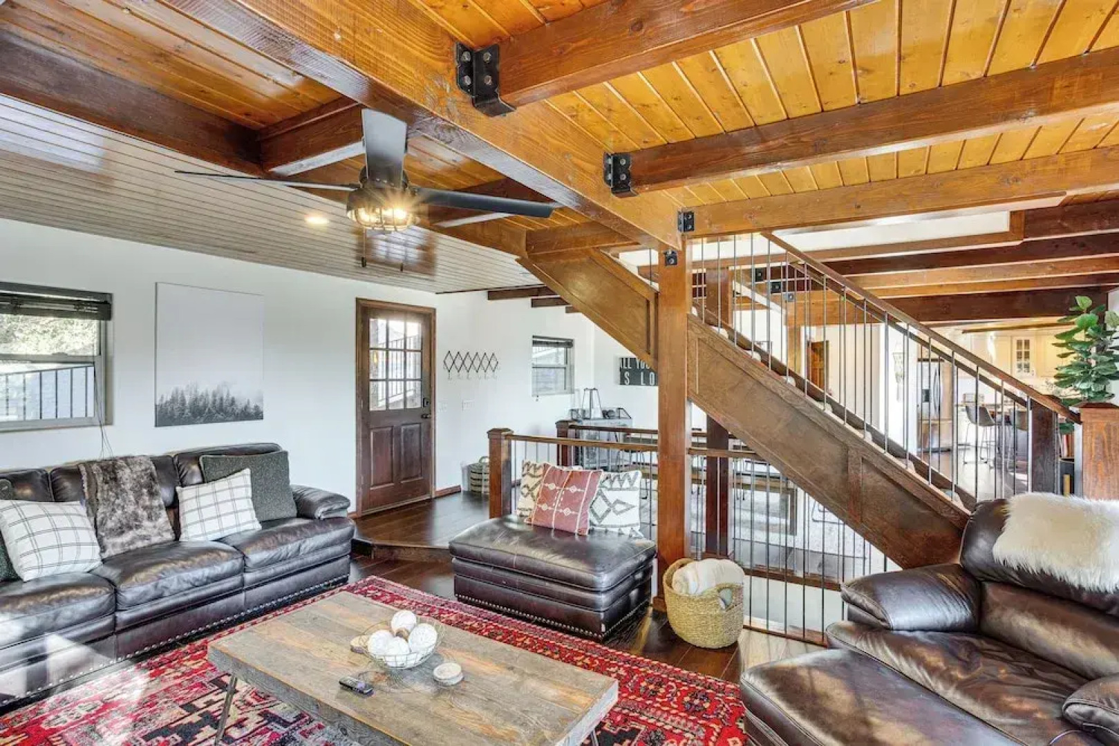 Lake Arrowhead Cabin: 4 Decks, Game Room + More!