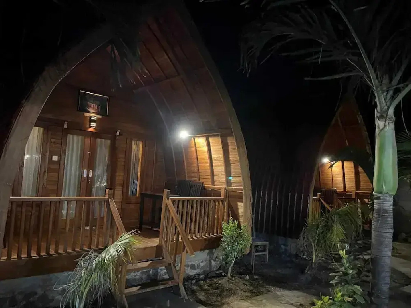 Made Taro Menjangan Homestay