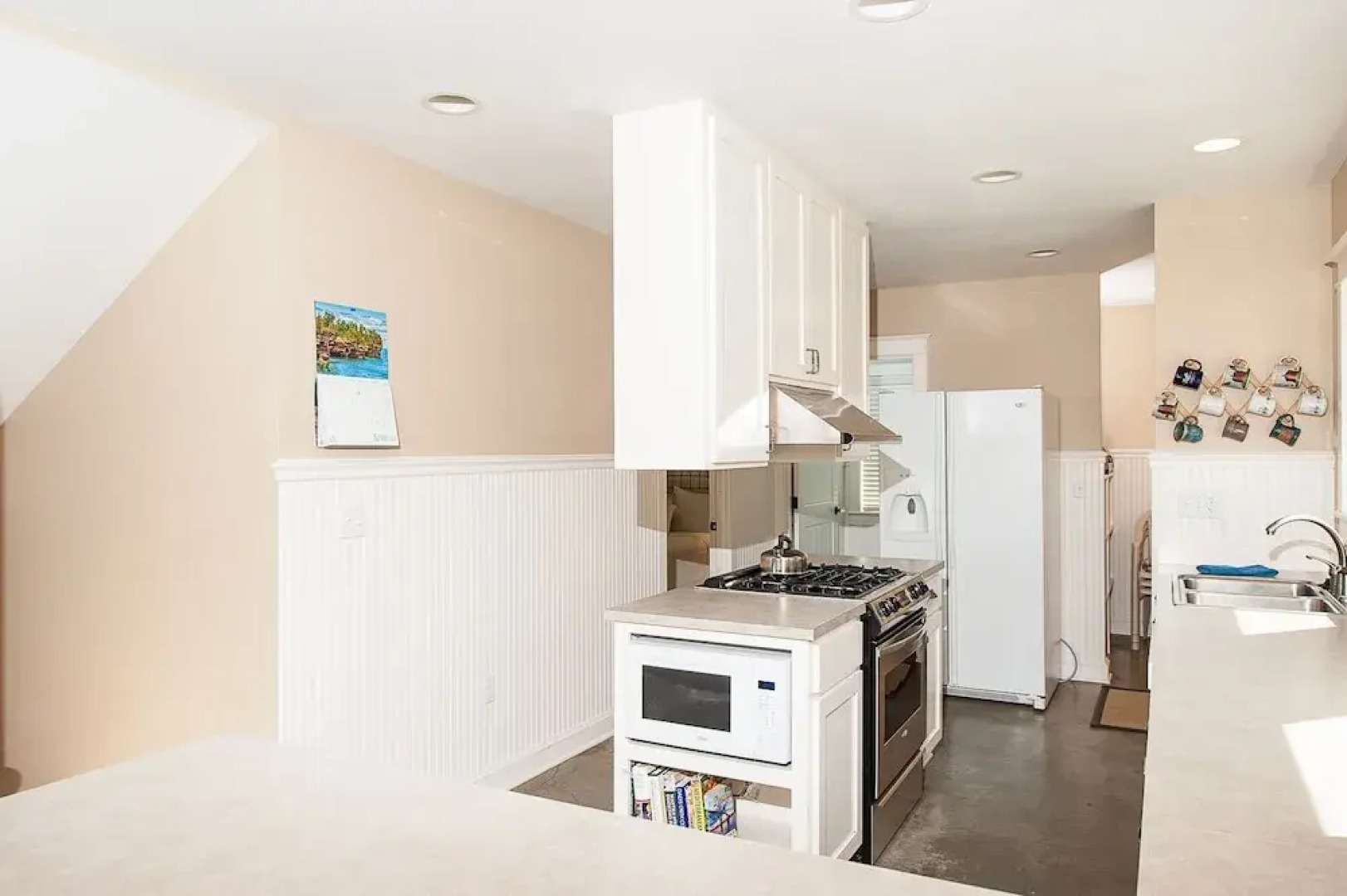 The Tides Inn in Lincoln City 4 Br home by RedAwning