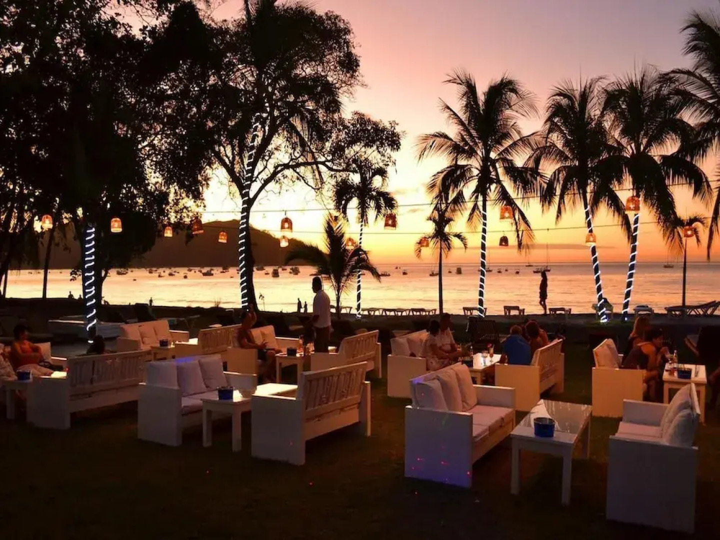 Unique 3BD Wonder on 3rd Floor in Coco with Mountain Views