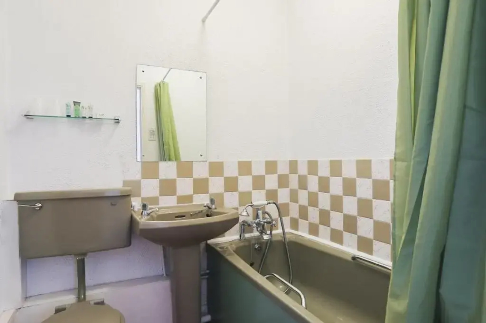 The Amethyst Hotel by Paymán Club