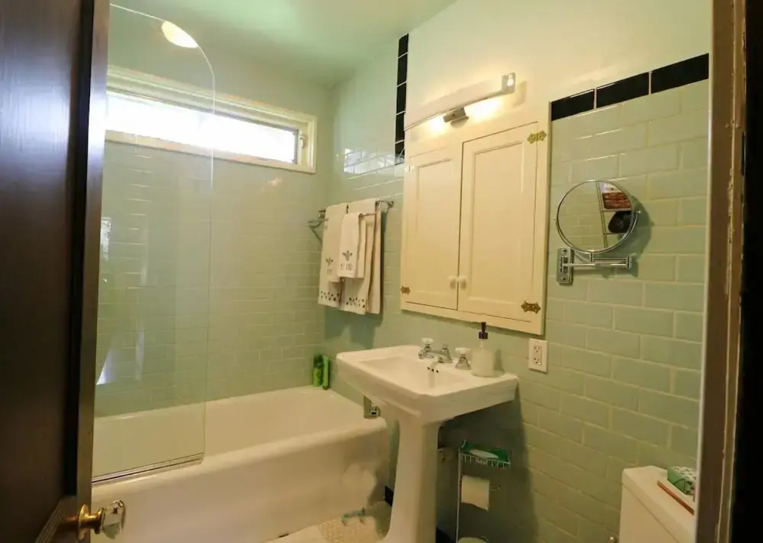 Bagatelle 3 Bedroom Home by Redawning