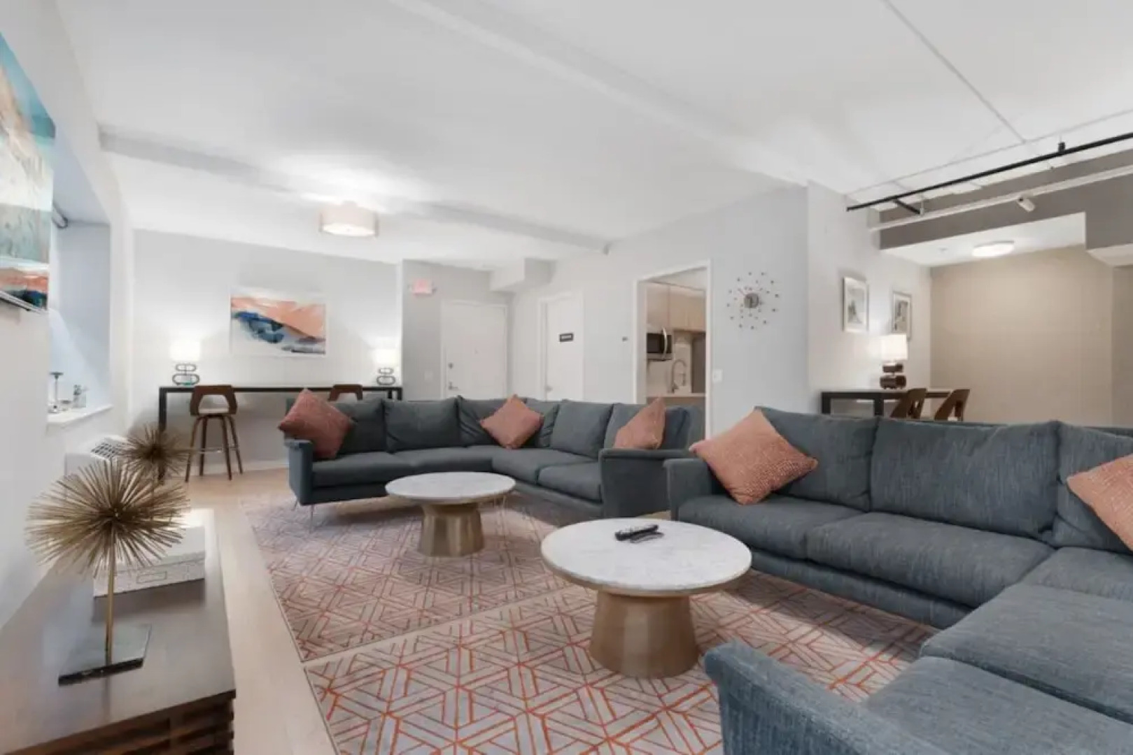 Global Luxury Suites at Monroe