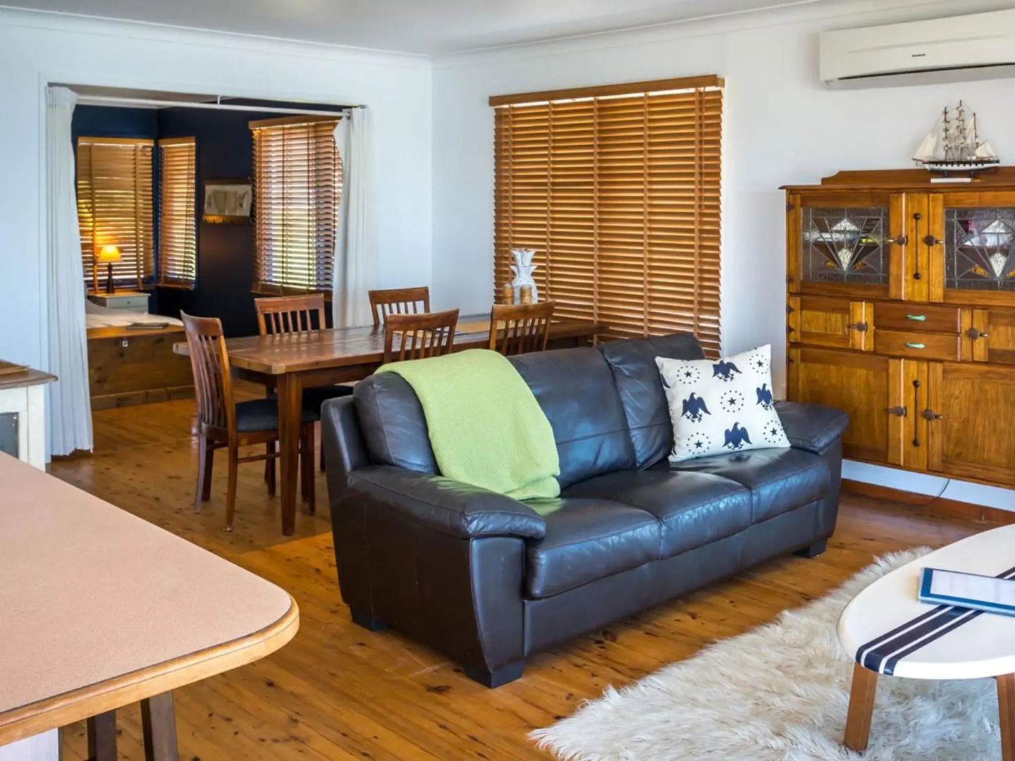 90 OCEANS EDGE Gerroa 4pm Check Out Sundays