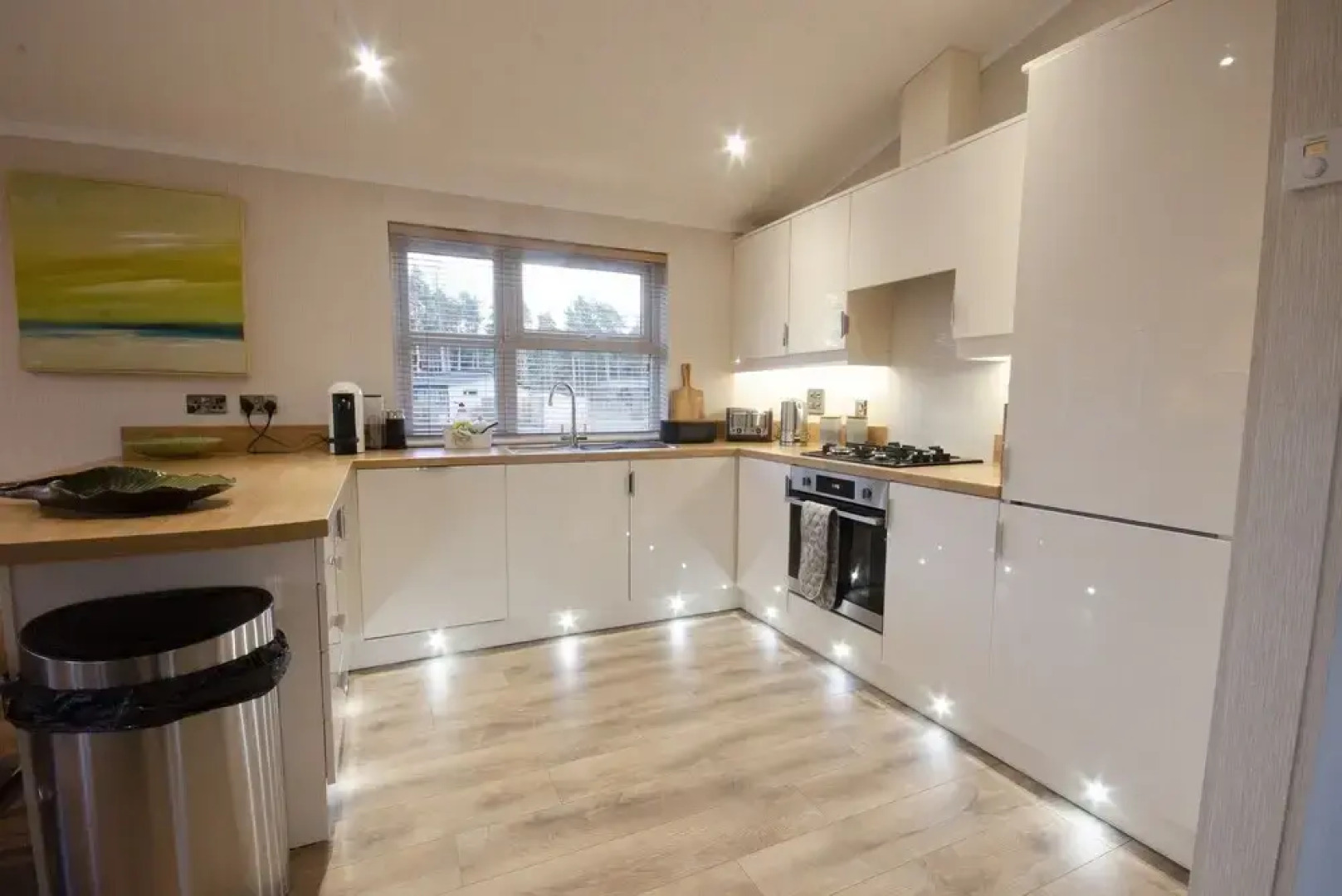 Hollicarrs - The Rushes