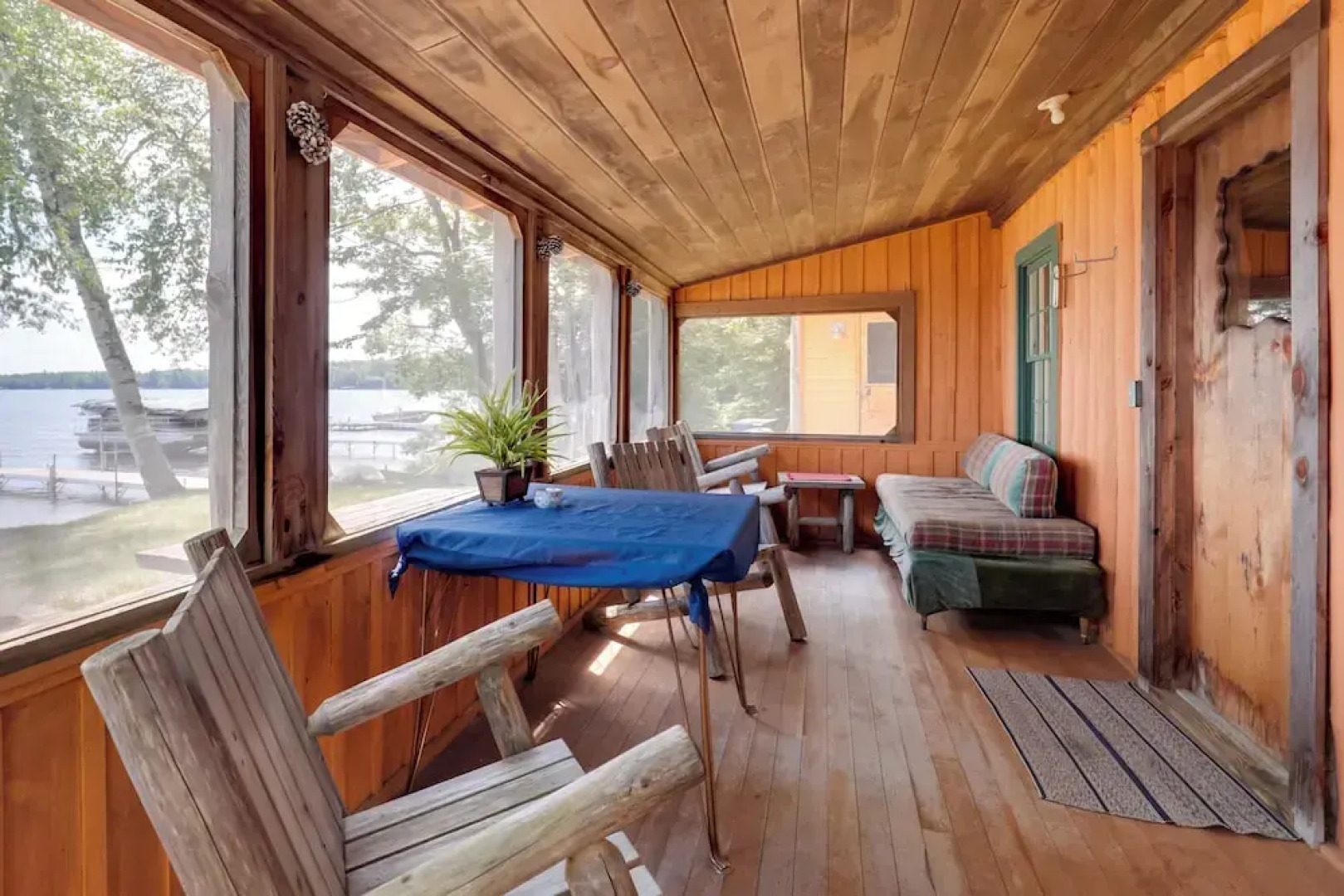 South Twin Lake Cabin w/ Seasonal Dock & Slip!