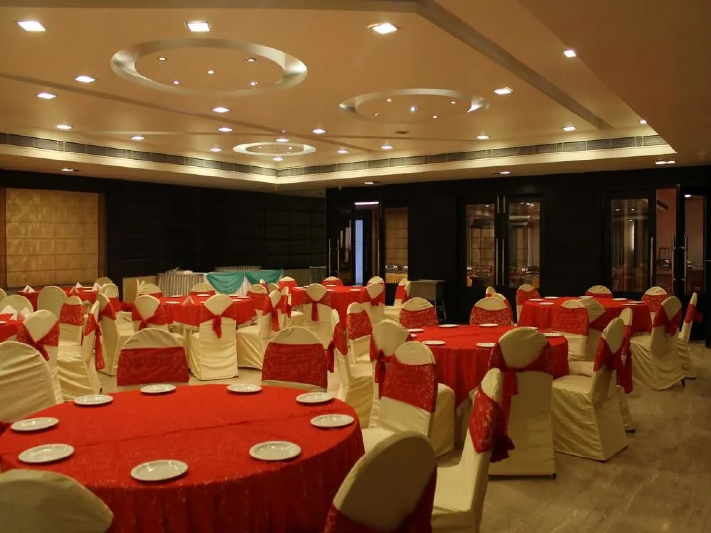 OYO 2617 Hotel Samrat Heavens