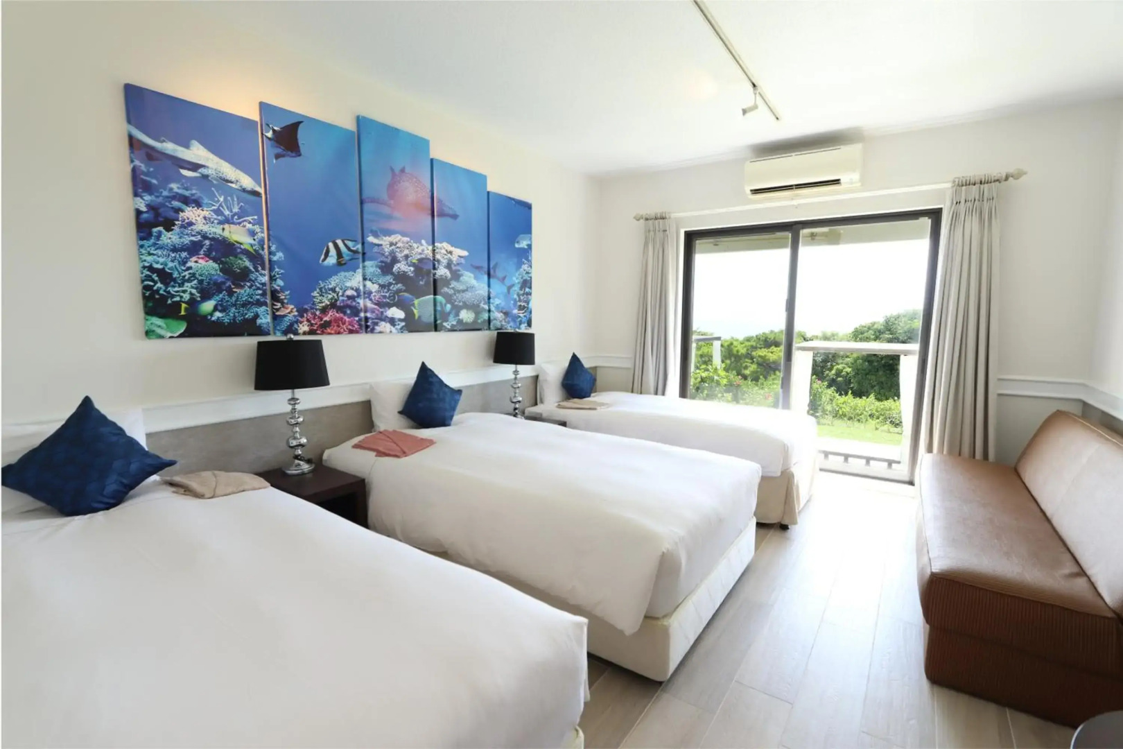 Royal View Hotel Churaumi