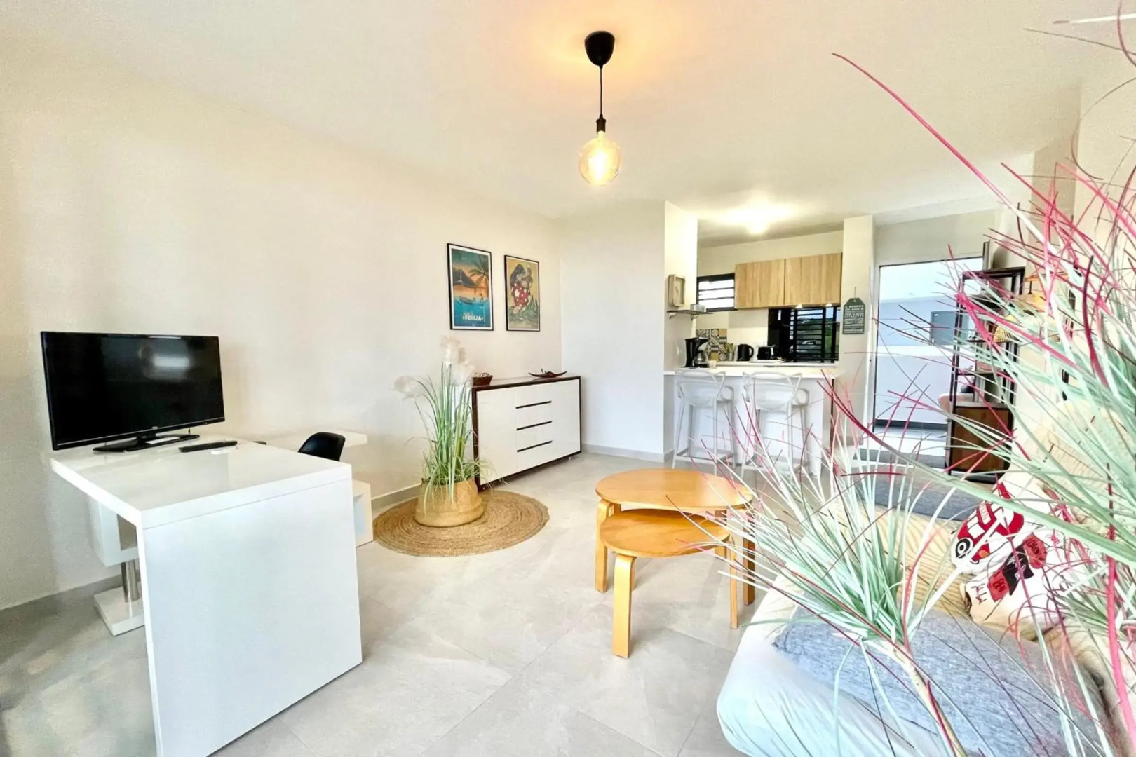 Mititai condo sea view & pool the quiet place near the airport