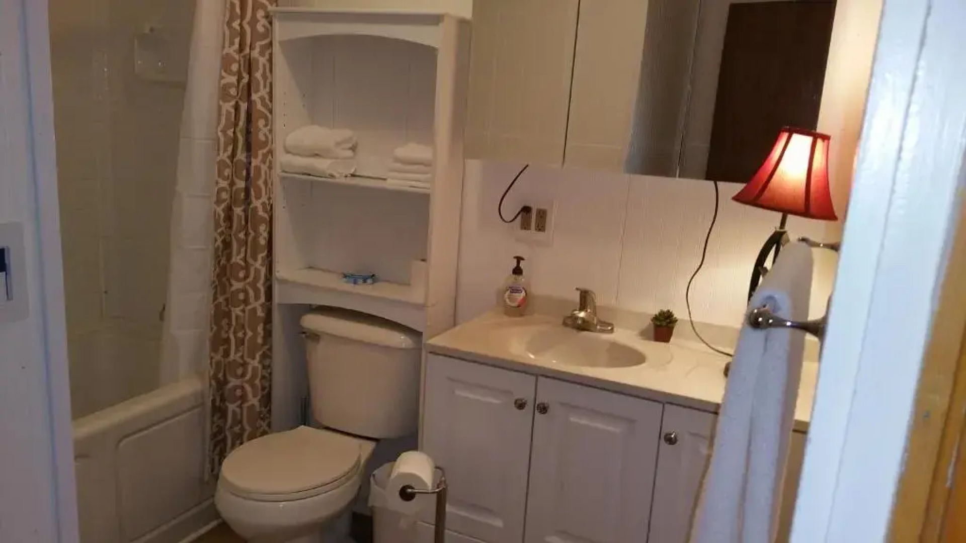 Historic Smarthouse Charming Comfy King