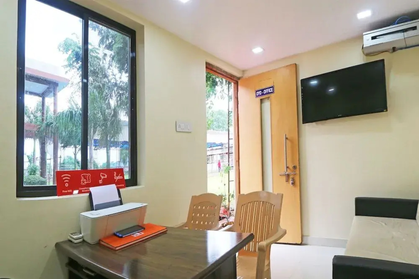 OYO Flagship 39764 Mahendra Greens