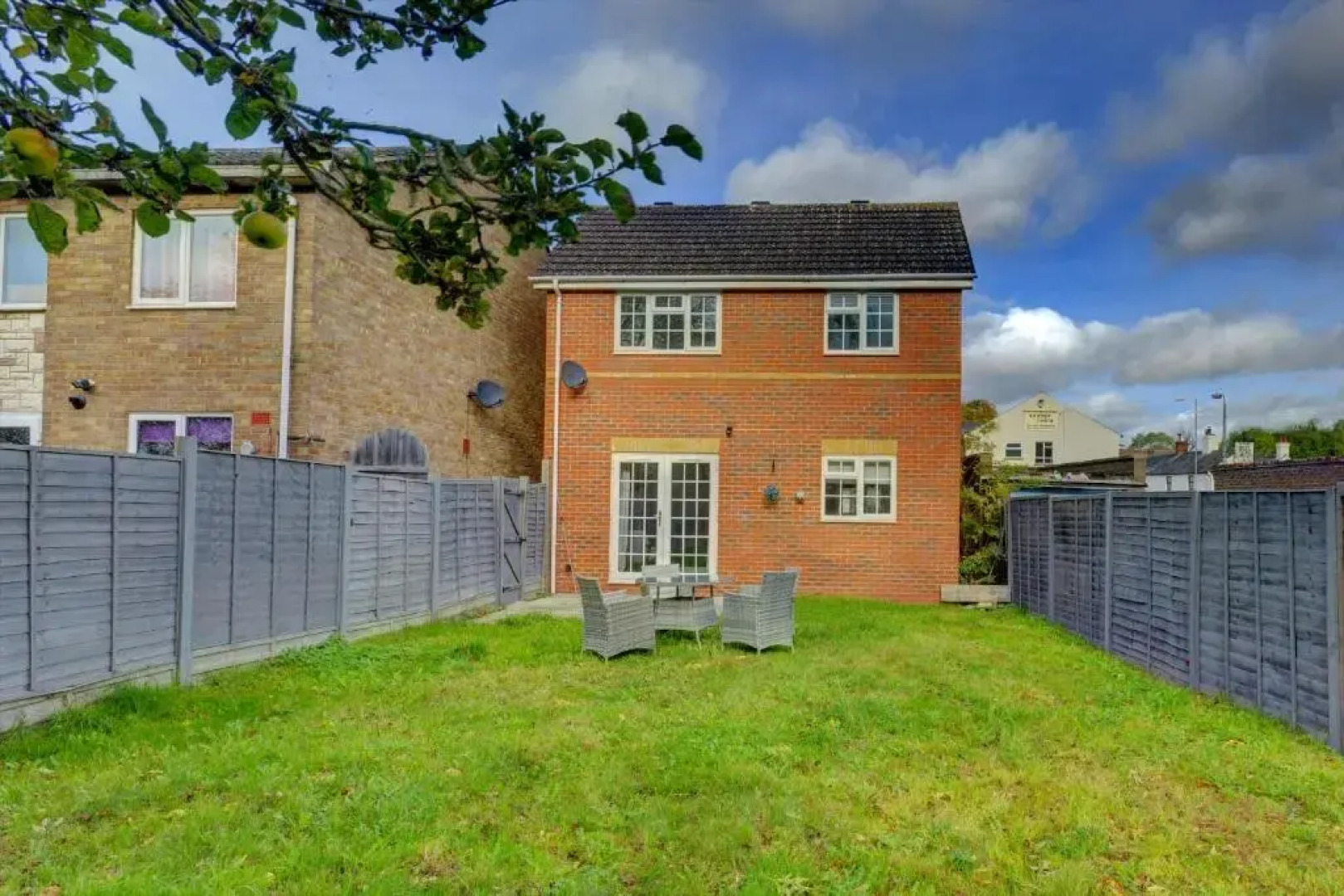 The Snagge I eco-Serviced Accommodation I A Cute Detached House I Large Garden I Pet Friendly I Free Parking I By SILVA