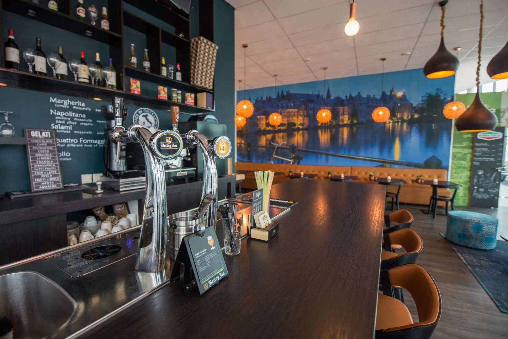 The Hague Teleport Hotel